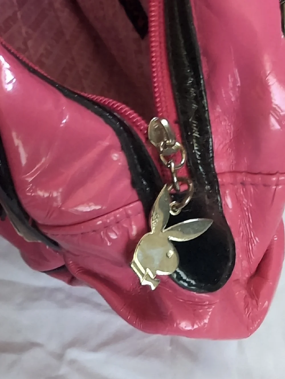 2006 Vintage PLAYBOY Pink Patent Shoulder Bag with Black Trim - Picture 5 of 8